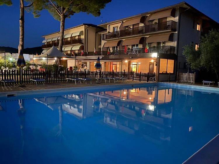 Hotel Torricella Magione Exterior foto